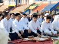 Prabowo Shalat Idul Adha di Stadion Mandala Mukti Bandung Barat