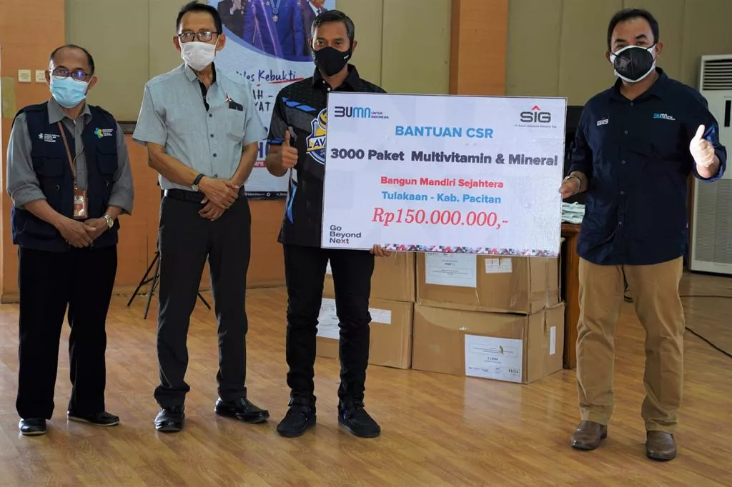 SIG Bagikan 5.000 Paket Multivitamin