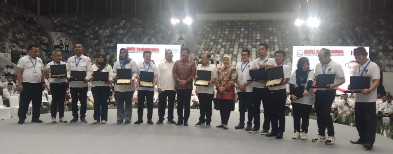 Rakernas Desa Bersatu. Menko Hadi:  Aparatur Desa Pegang Peranan Penting bagi Bangsa