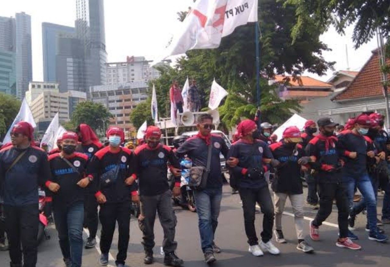 May Day 2025. Gubernur Khofifah dan Buruh se Jatim Teken Kesepakatan