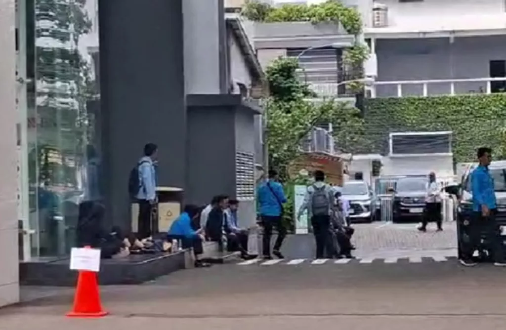 Sejak Dini Hari, Penyidik Kejagung Geledah Kantor BGN