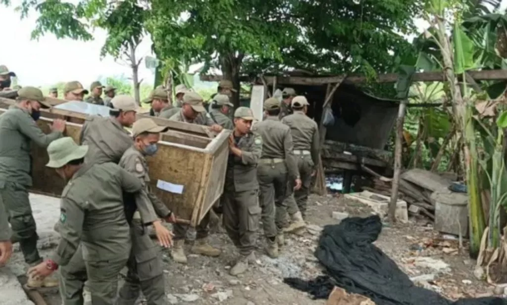 Bekas Lokalisasi Krengseng Rata dengan Tanah. Pemkab Sidoarjo Bongkar 21 Lapak