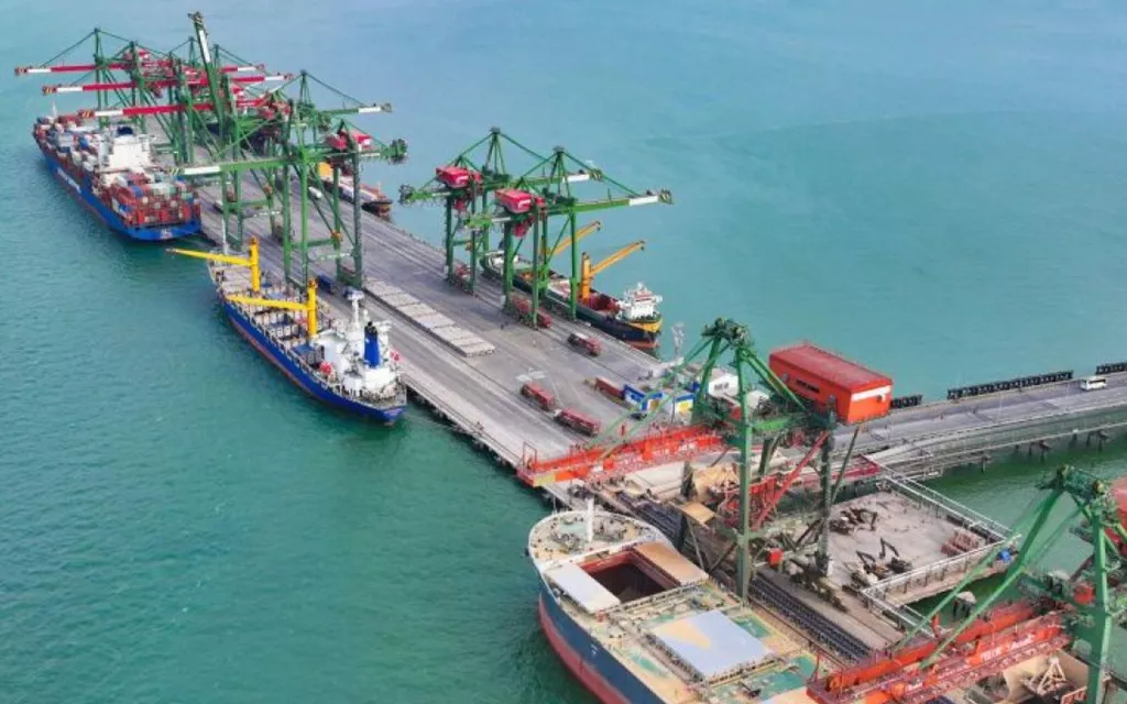 Terminal Teluk Lamong Surabaya Raih Prestasi Internasional