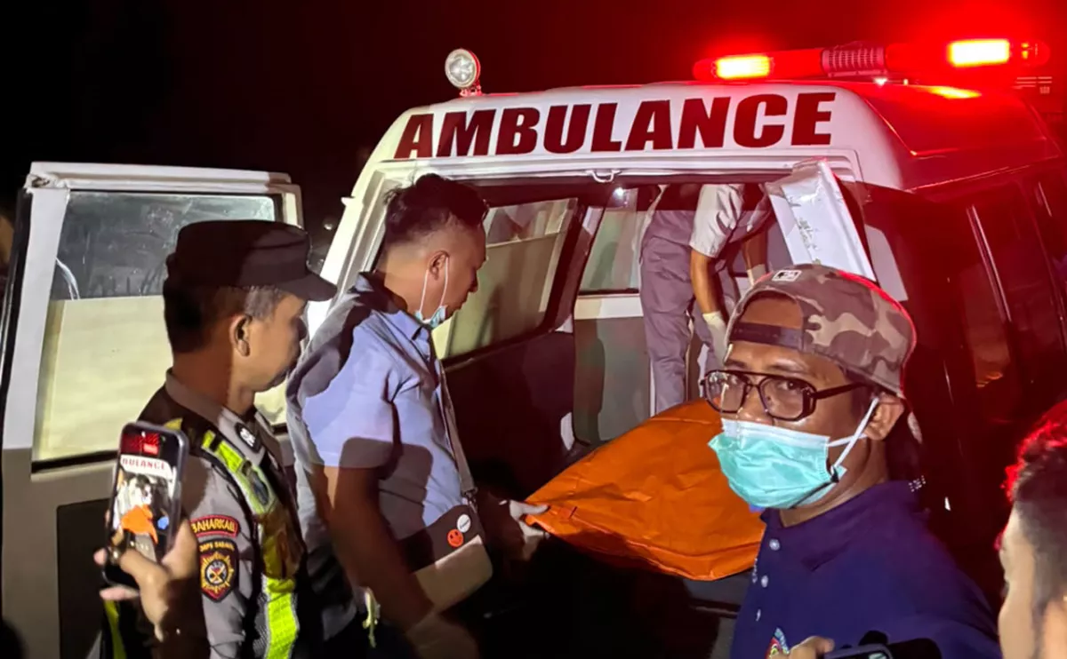 Mayat Seorang Pria Ditemukan di Pinggir Pantai Pakandangan Barat